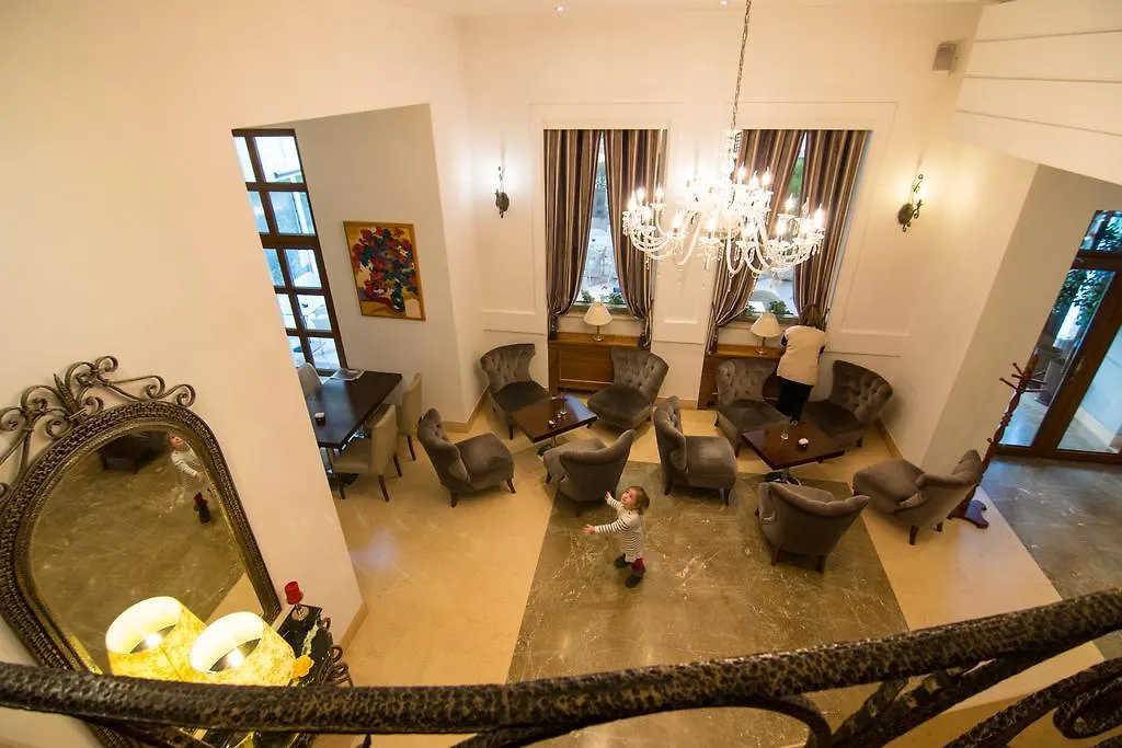Boutique Hotel Kotoni Tirana 4*,
