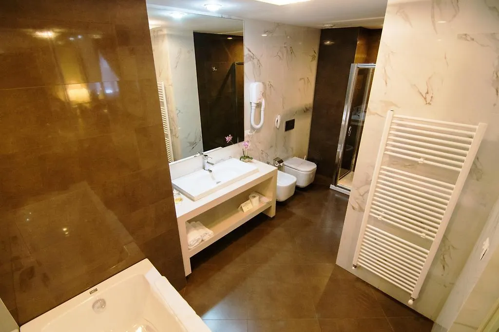 Boutique Hotel Kotoni Tirana 4*,